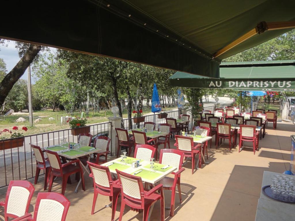 Terrasses De L'Aven Hotel Orgnac-lʼAven Exterior foto